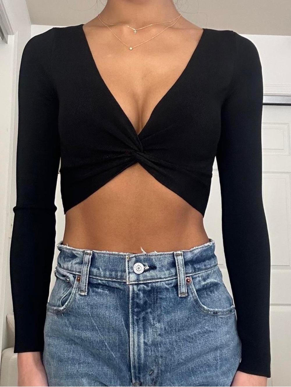 ARITZIA Bandage Black Twist-Front Long Sleeve Crop Top